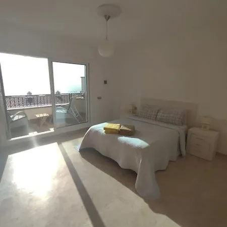 Апартаменты Luxury Townhouse In Puerto De Santiago, With Wifi, Ac, Pool