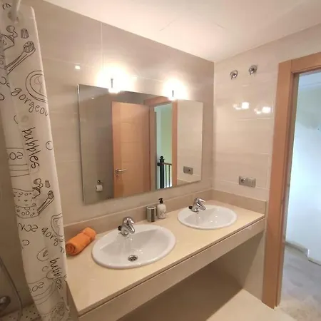 Апартаменты Luxury Townhouse In Puerto De Santiago, With Wifi, Ac, Pool Пуэрто-де-Сантьяго